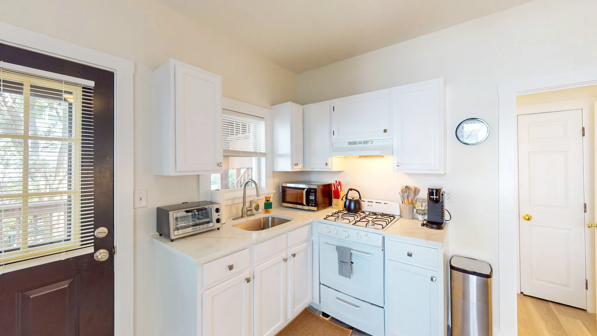 1 bed, 1 bath apartment for rent at 24 Hews St Unit 1, Riverside — photo 9 of 14