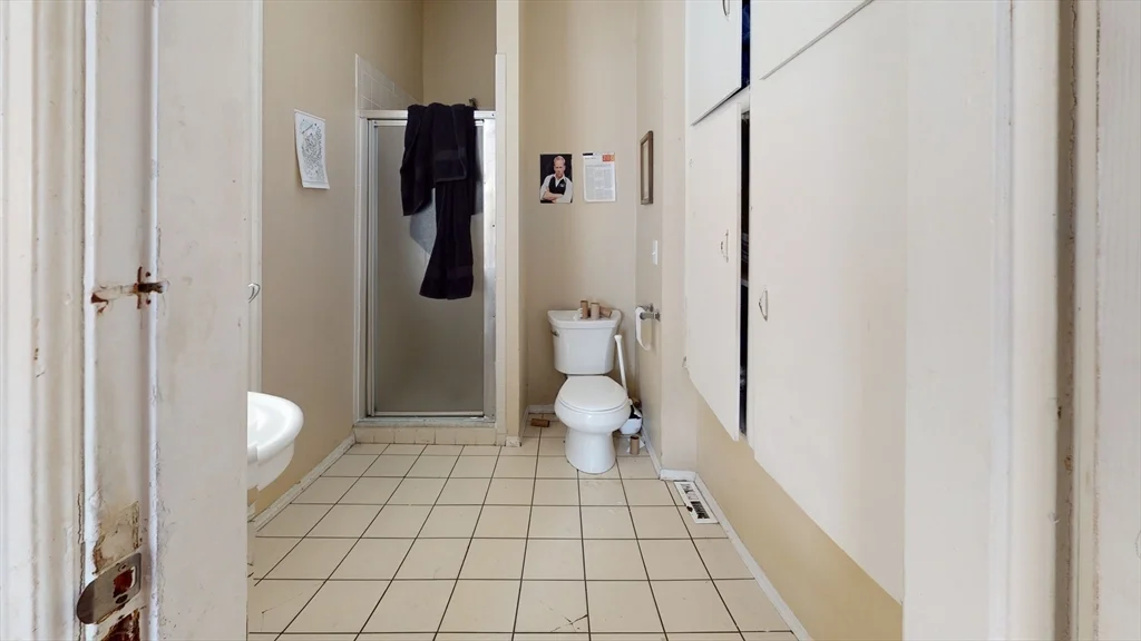 6 bed, 2 bath apartment for rent at 24 Highgate Unit 1, Allston — photo 8 of 10