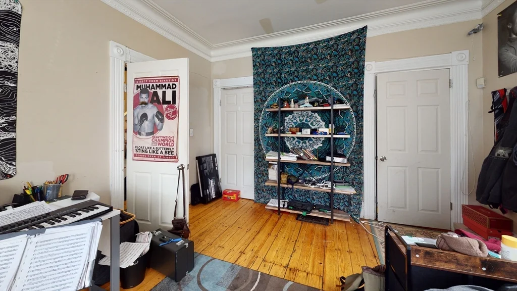 6 bed, 2 bath apartment for rent at 24 Highgate Unit 1, Allston — photo 3 of 10