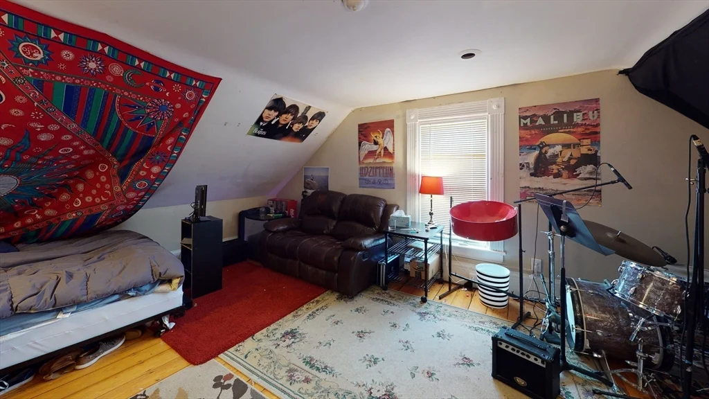 6 bed, 2 bath apartment for rent at 24 Highgate Unit 1, Allston — photo 5 of 10
