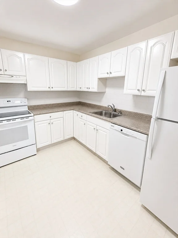 2 bed, 1 bath apartment for rent at 24 Highland Ave Unit 1, Harvard Square — photo 1 of 6