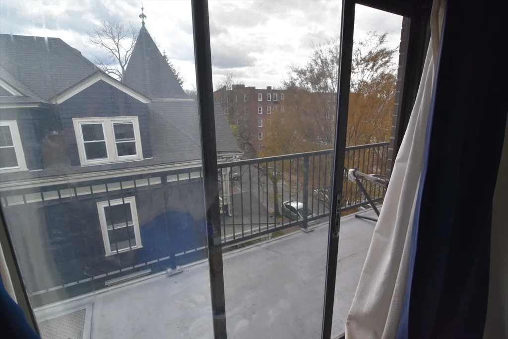 3 bed, 1 bath apartment for rent at 24 Highland Ave Unit 11, Mid Cambridge — photo 8 of 13