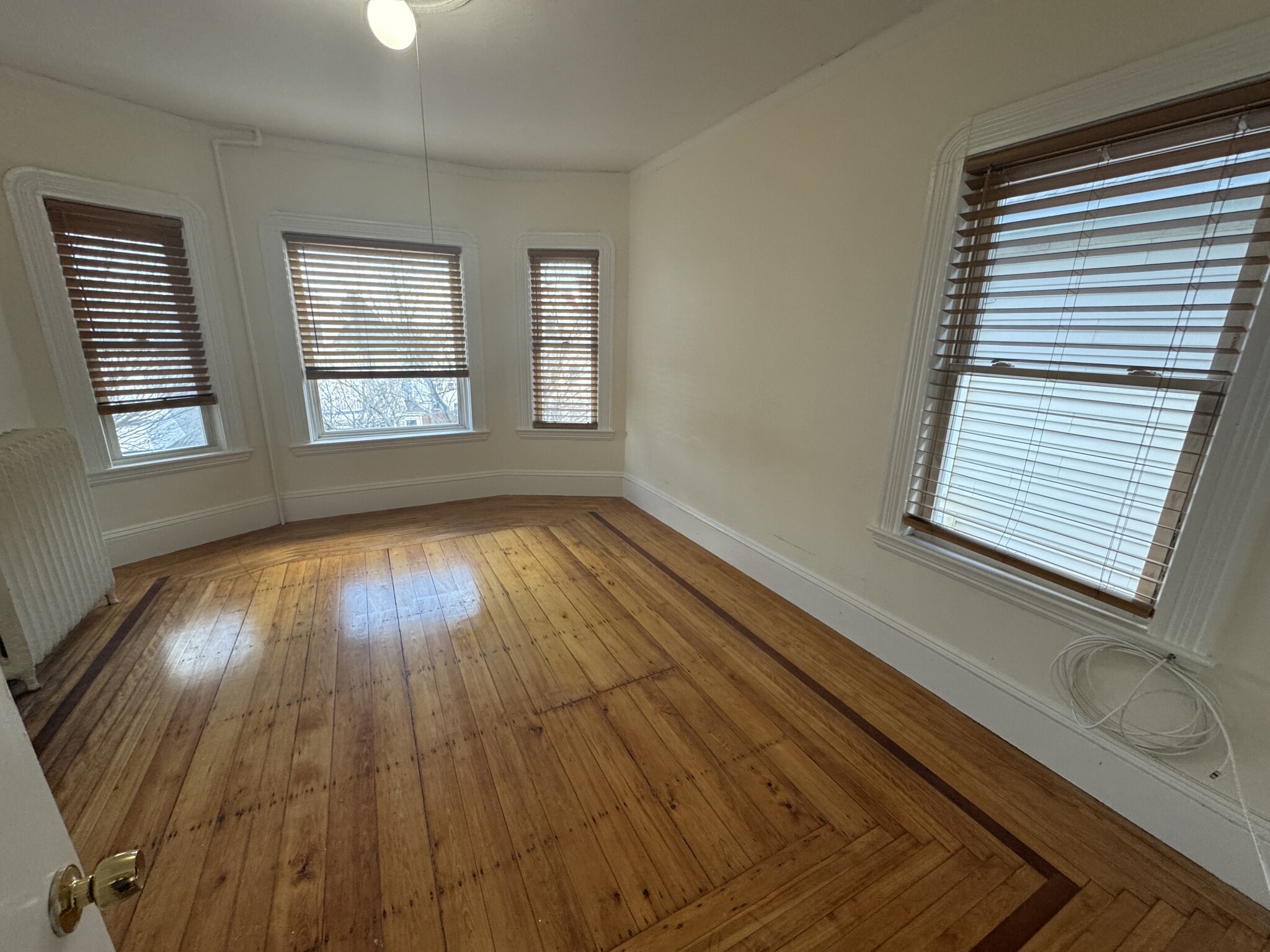3 bed, 1 bath apartment for rent at 24 Highland Ave Unit 2, Prospect Hill — photo 6 of 12