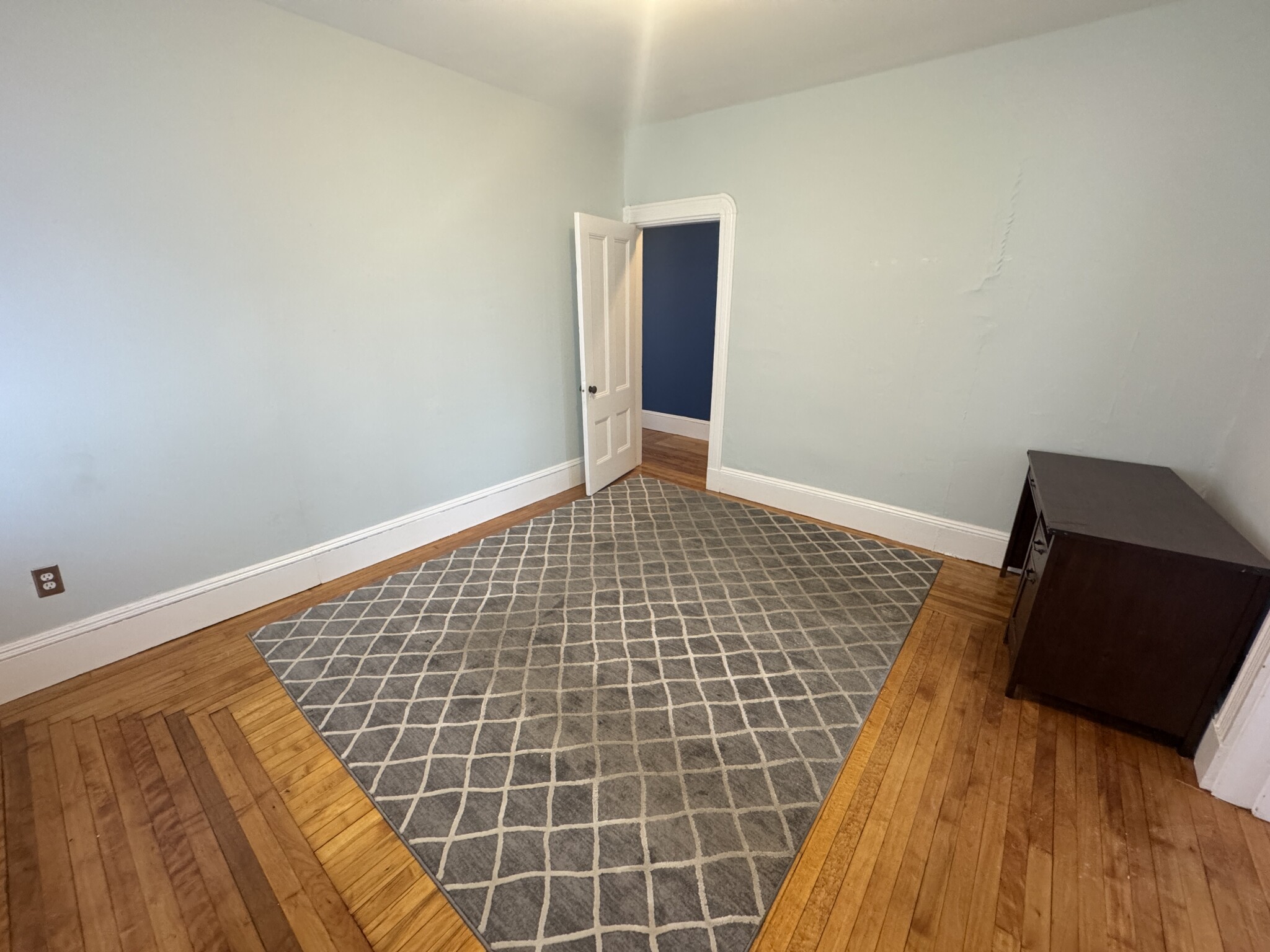 3 bed, 1 bath apartment for rent at 24 Highland Ave Unit 2, Prospect Hill — photo 3 of 12