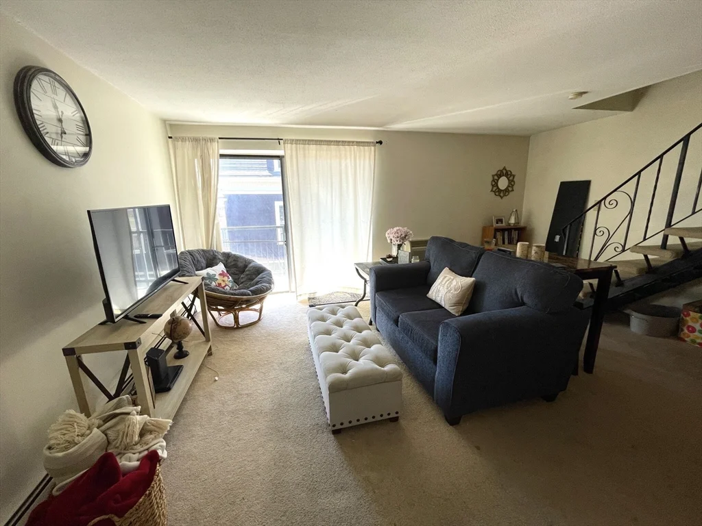 2 bed, 1 bath apartment for rent at 24 Highland Unit 12, Mid Cambridge — photo 4 of 8
