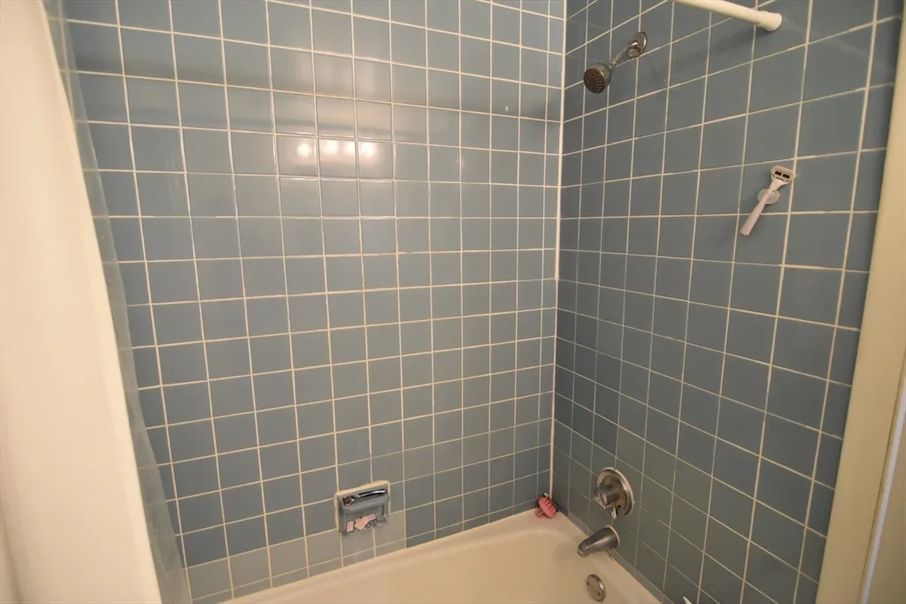 1 bed, 1 bath apartment for rent at 24 Highland Unit 5, Mid Cambridge — photo 8 of 9
