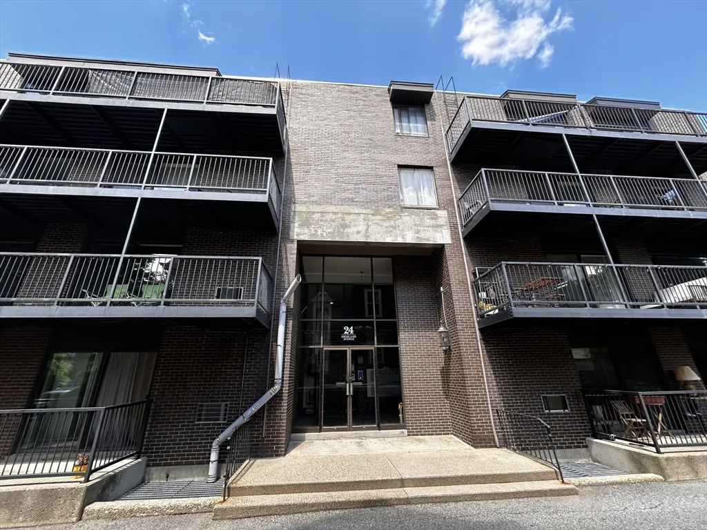 1 bed, 1 bath apartment for rent at 24 Highland Unit 5, Mid Cambridge — photo 9 of 9