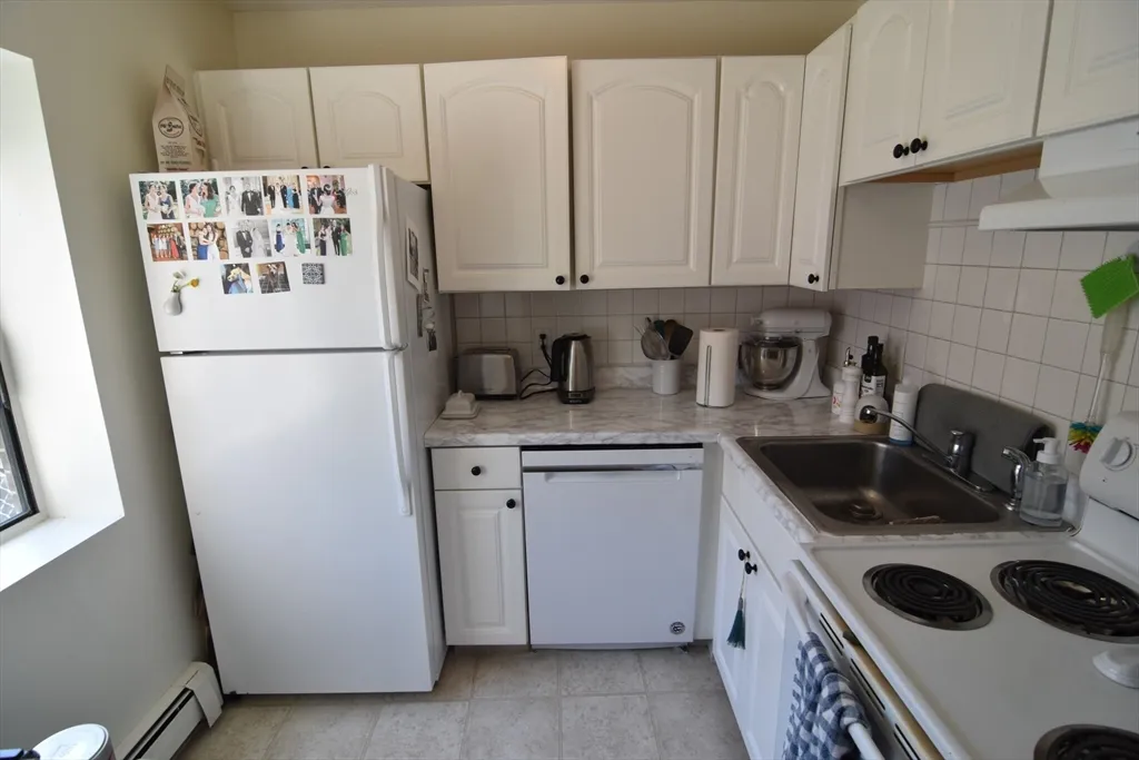 1 bed, 1 bath apartment for rent at 24 Highland Unit 5, Mid Cambridge — photo 5 of 9