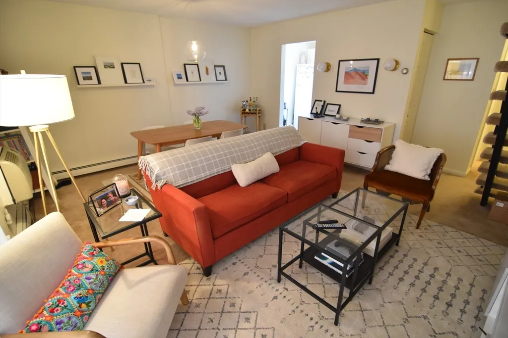 1 bed, 1 bath apartment for rent at 24 Highland Unit 5, Mid Cambridge — photo 2 of 9