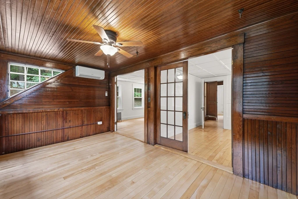 3 bed, 1 bath apartment for rent at 24 Hildreth St, Francis Hill — photo 22 of 38