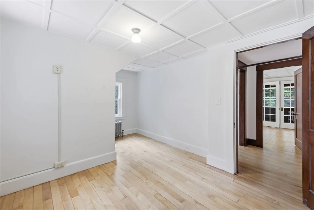 3 bed, 1 bath apartment for rent at 24 Hildreth St, Francis Hill — photo 29 of 38
