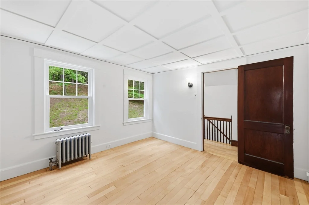 3 bed, 1 bath apartment for rent at 24 Hildreth St, Francis Hill — photo 17 of 38