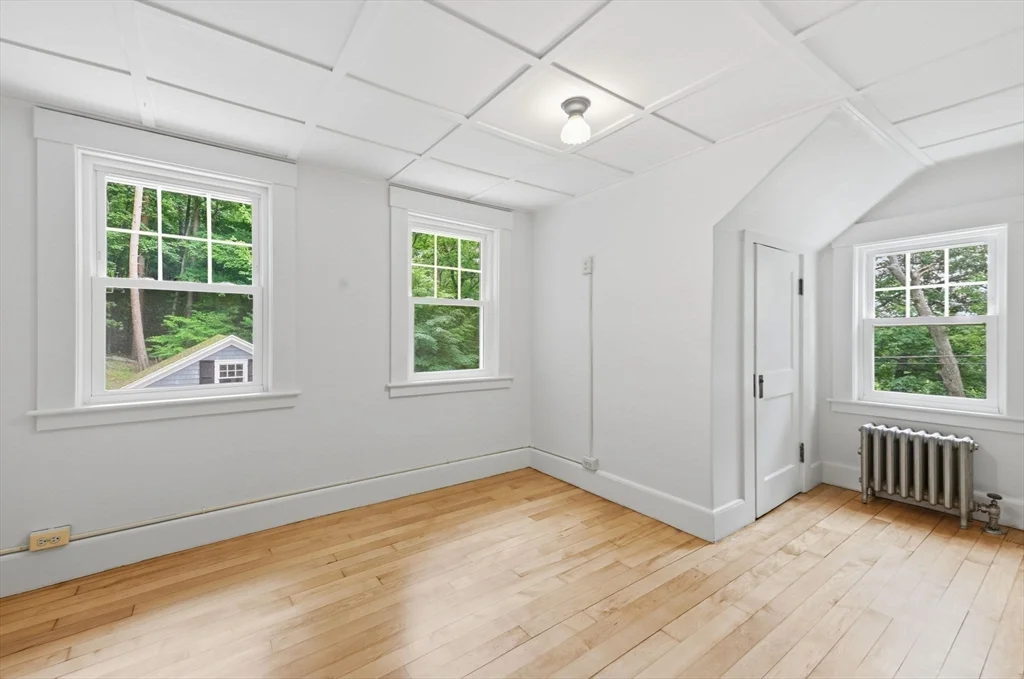 3 bed, 1 bath apartment for rent at 24 Hildreth St, Francis Hill — photo 28 of 38