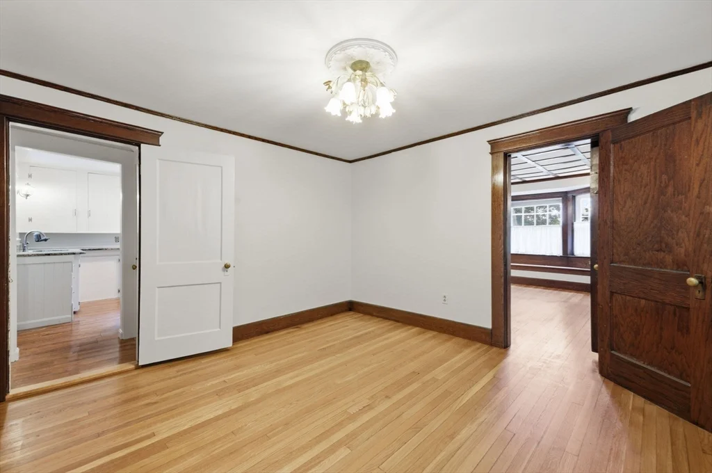 3 bed, 1 bath apartment for rent at 24 Hildreth St, Francis Hill — photo 14 of 38