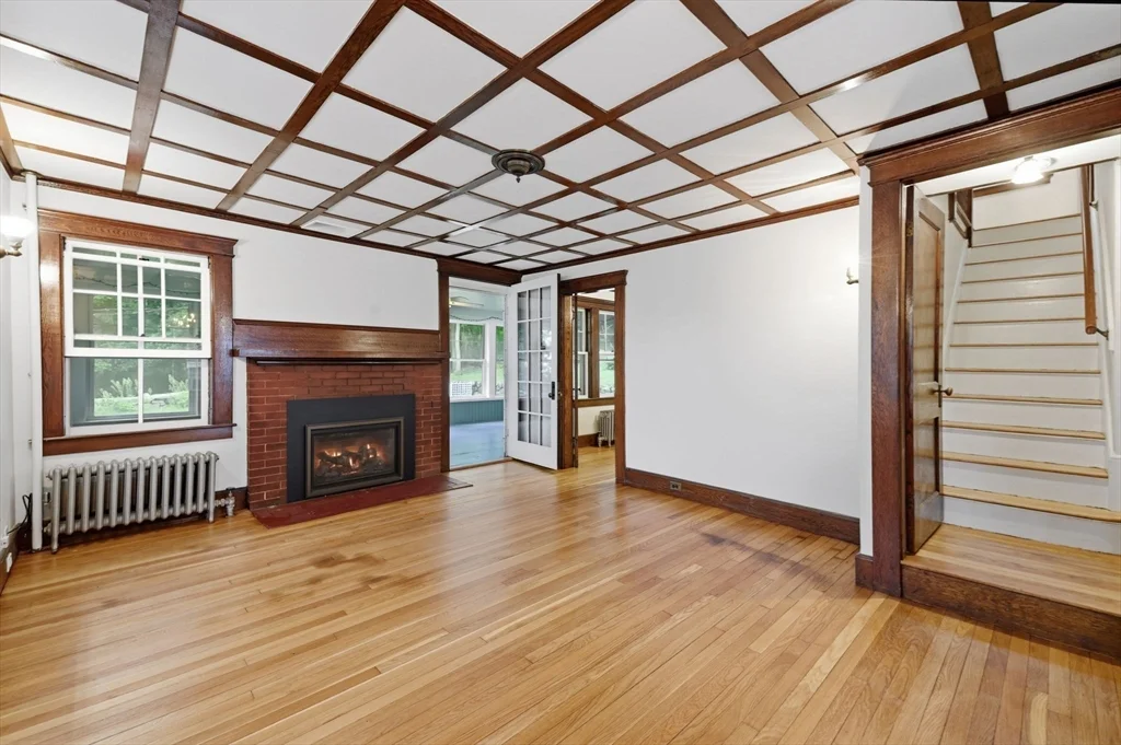 3 bed, 1 bath apartment for rent at 24 Hildreth St, Francis Hill — photo 3 of 38