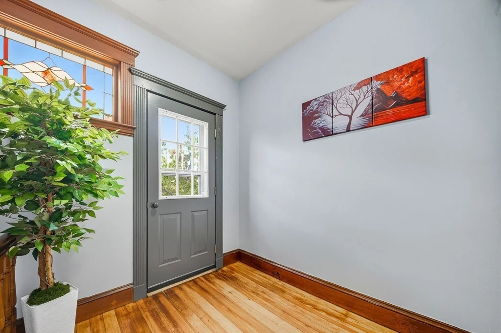 3 bed, 1 bath apartment for rent at 24 Hinckley Unit 2, Dorchester — photo 8 of 36