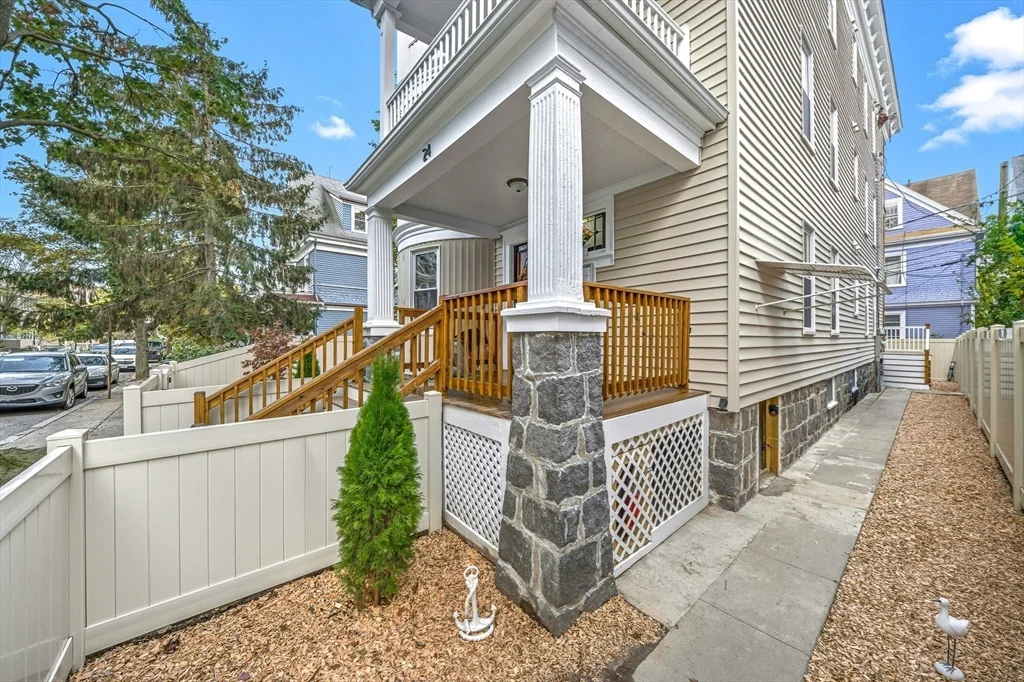 3 bed, 1 bath apartment for rent at 24 Hinckley Unit 2, Dorchester — photo 5 of 36