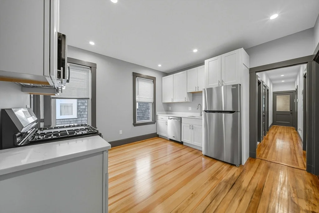3 bed, 1 bath apartment for rent at 24 Hinckley Unit 2, Dorchester — photo 20 of 36