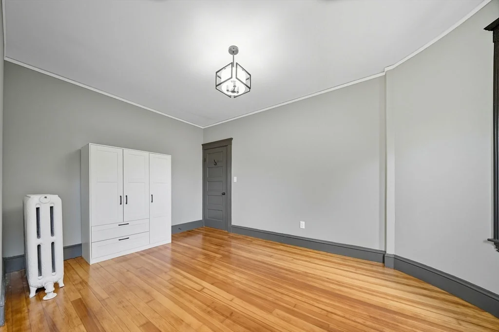 3 bed, 1 bath apartment for rent at 24 Hinckley Unit 2, Dorchester — photo 12 of 36
