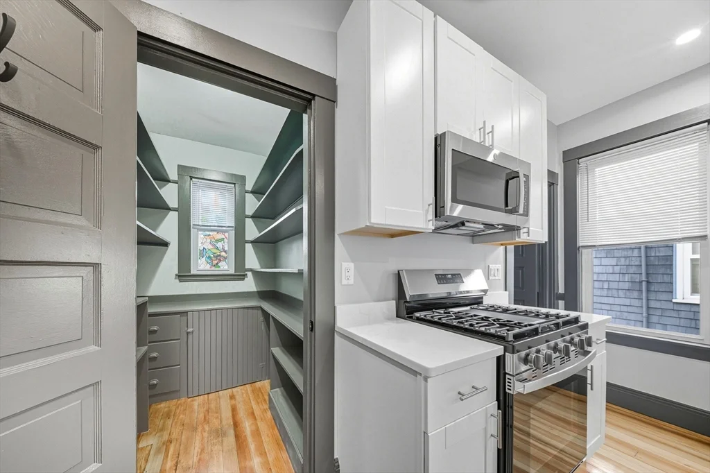 3 bed, 1 bath apartment for rent at 24 Hinckley Unit 2, Dorchester — photo 23 of 36