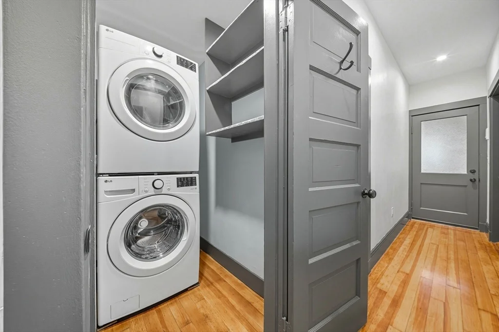 3 bed, 1 bath apartment for rent at 24 Hinckley Unit 3, Dorchester — photo 13 of 36