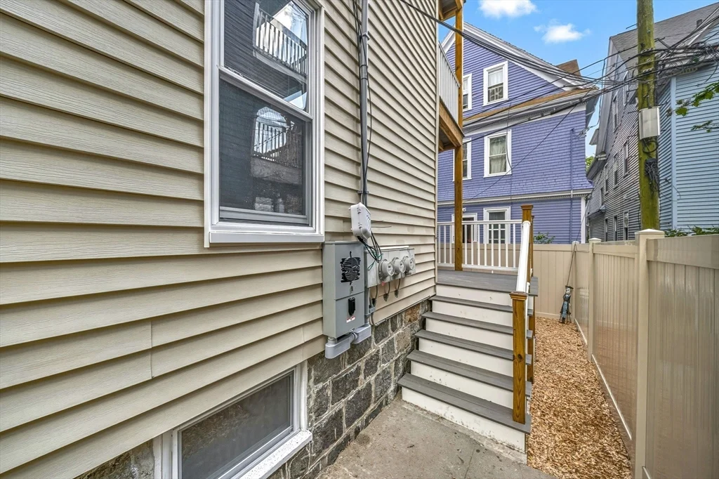 3 bed, 1 bath apartment for rent at 24 Hinckley Unit 3, Dorchester — photo 26 of 36