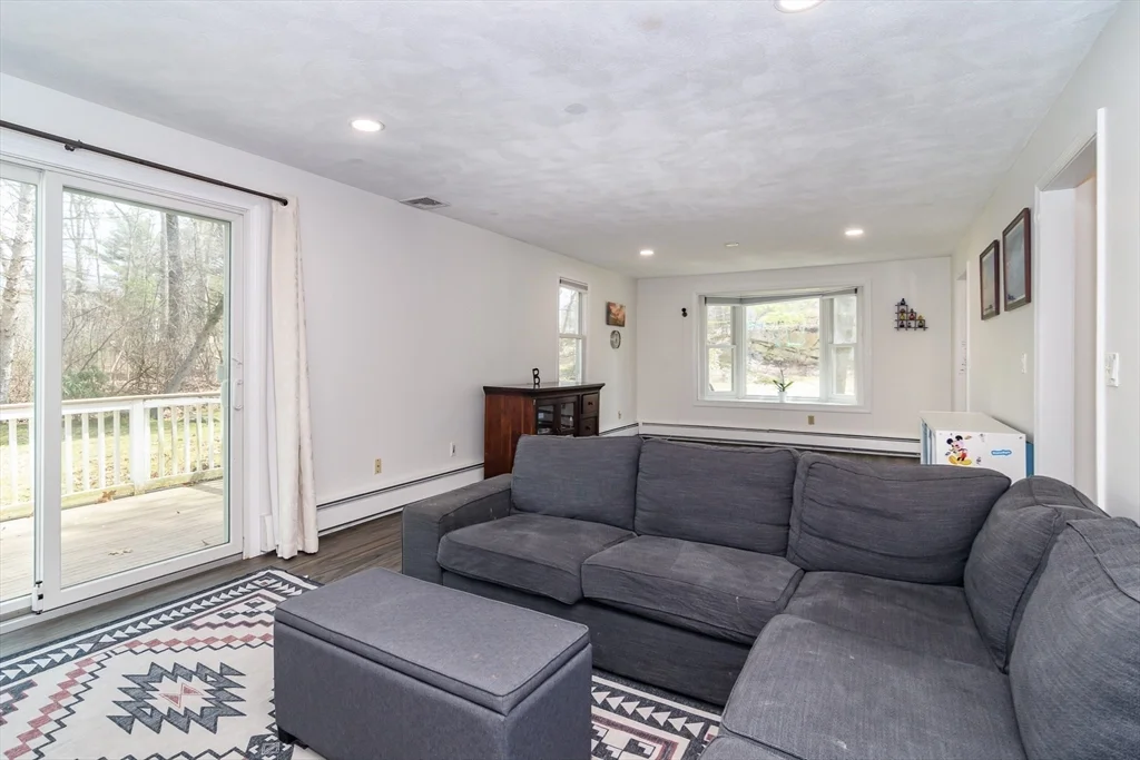 3 bed, 2 bath apartment for rent at 24 Homeward Ln Unit 24, Natick — photo 4 of 16