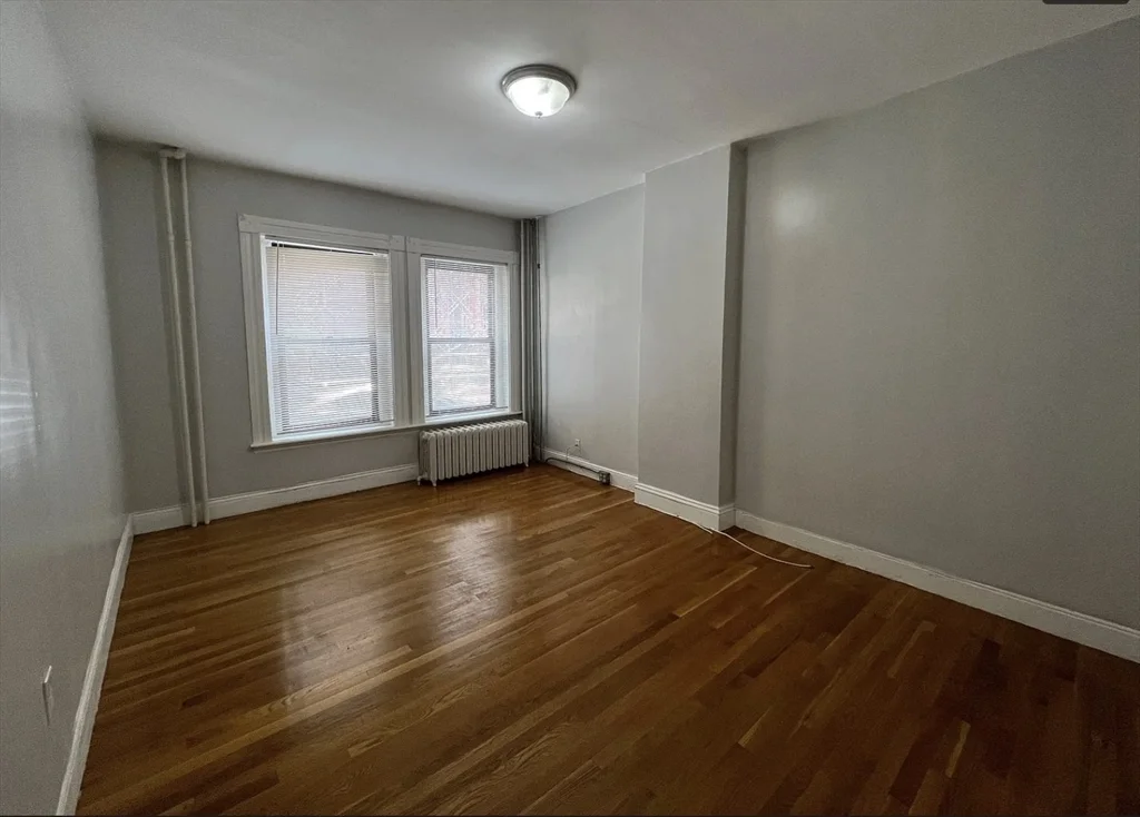 1 bed, 1 bath apartment for rent at 24 Isabella St Unit 1, Bay Village — photo 3 of 12