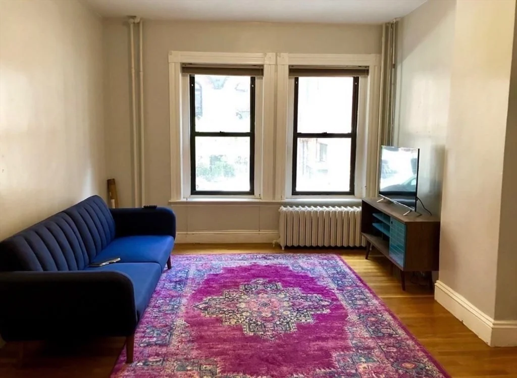 1 bed, 1 bath apartment for rent at 24 Isabella St Unit 1, Bay Village — photo 2 of 12