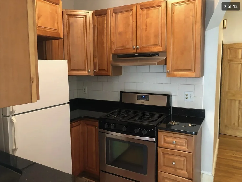 1 bed, 1 bath apartment for rent at 24 Isabella St Unit 1, Bay Village — photo 10 of 12