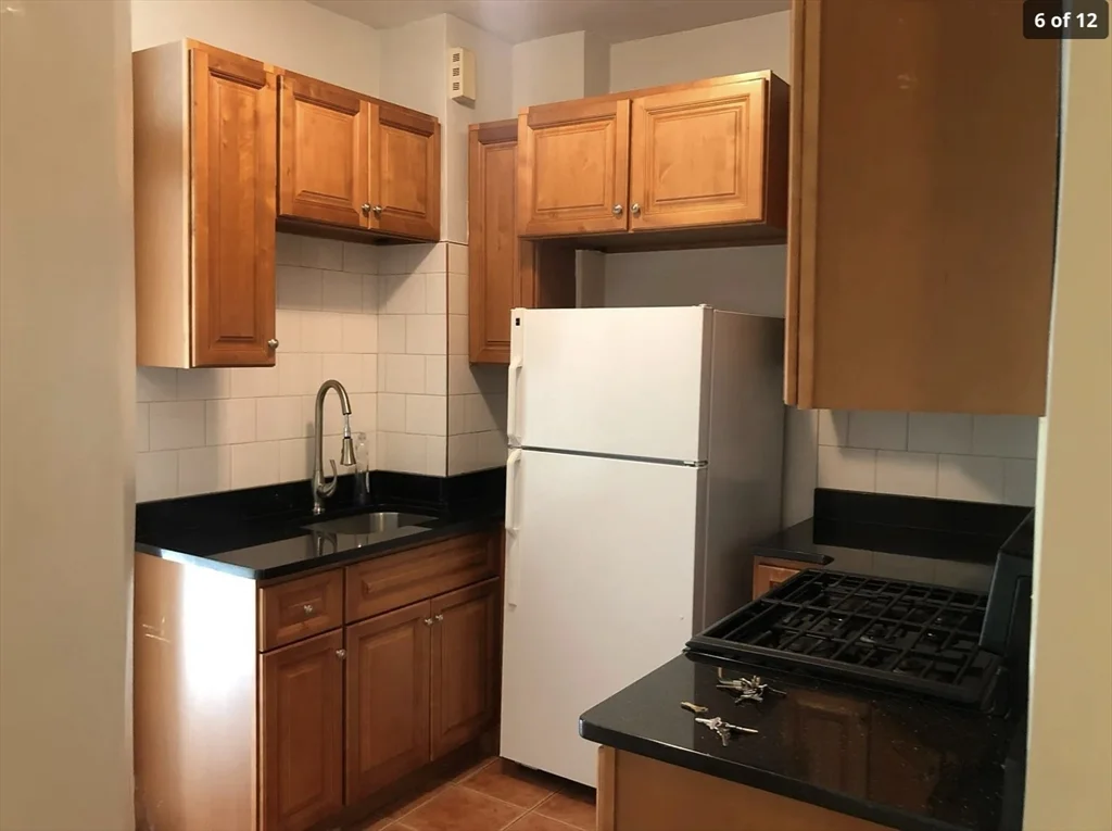 1 bed, 1 bath apartment for rent at 24 Isabella St Unit 1, Bay Village — photo 11 of 12