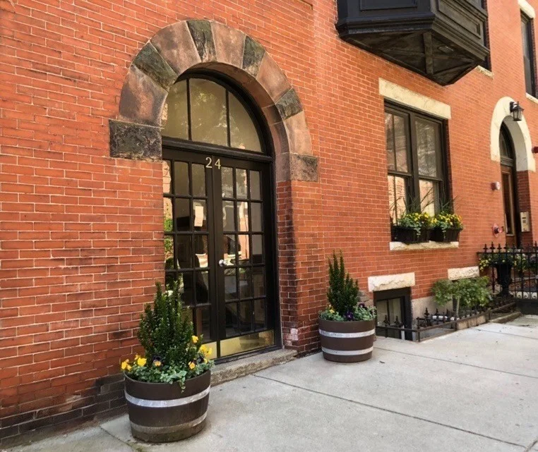 2 bed, 1 bath apartment for rent at 24 Isabella St Unit 2, Back Bay