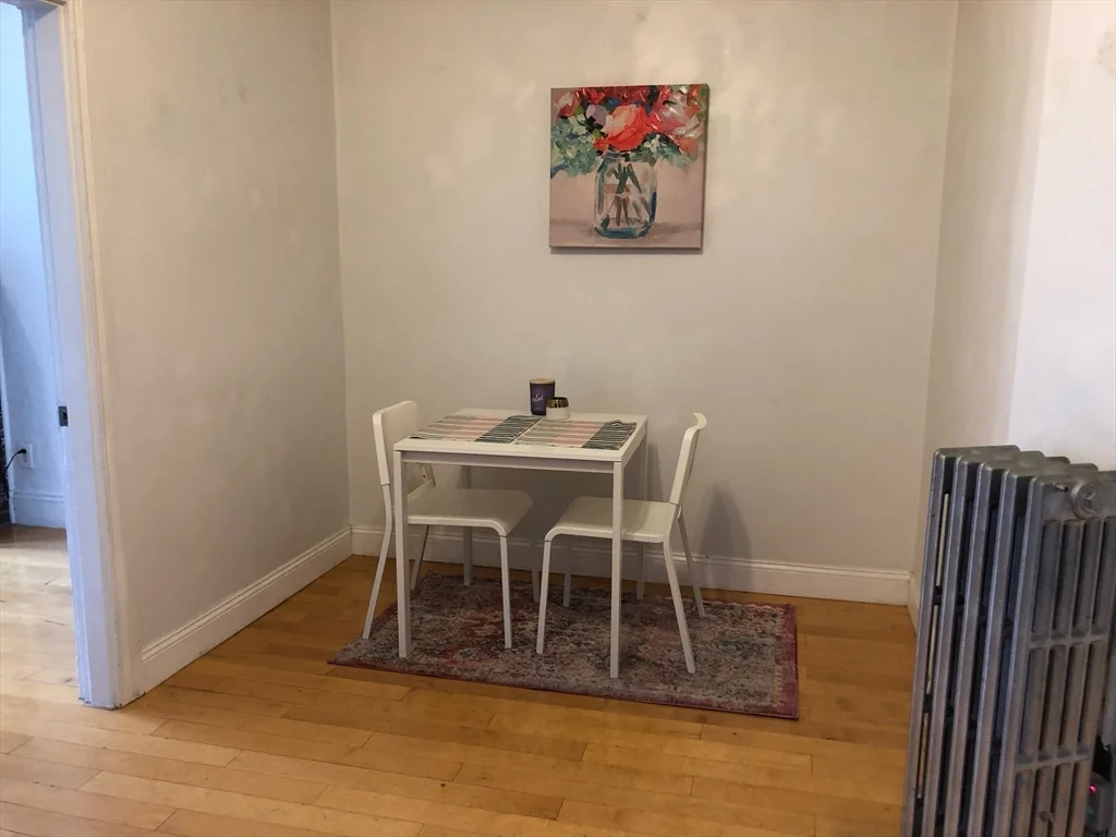 2 bed, 1 bath apartment for rent at 24 Isabella St Unit 2, Back Bay — photo 5 of 12
