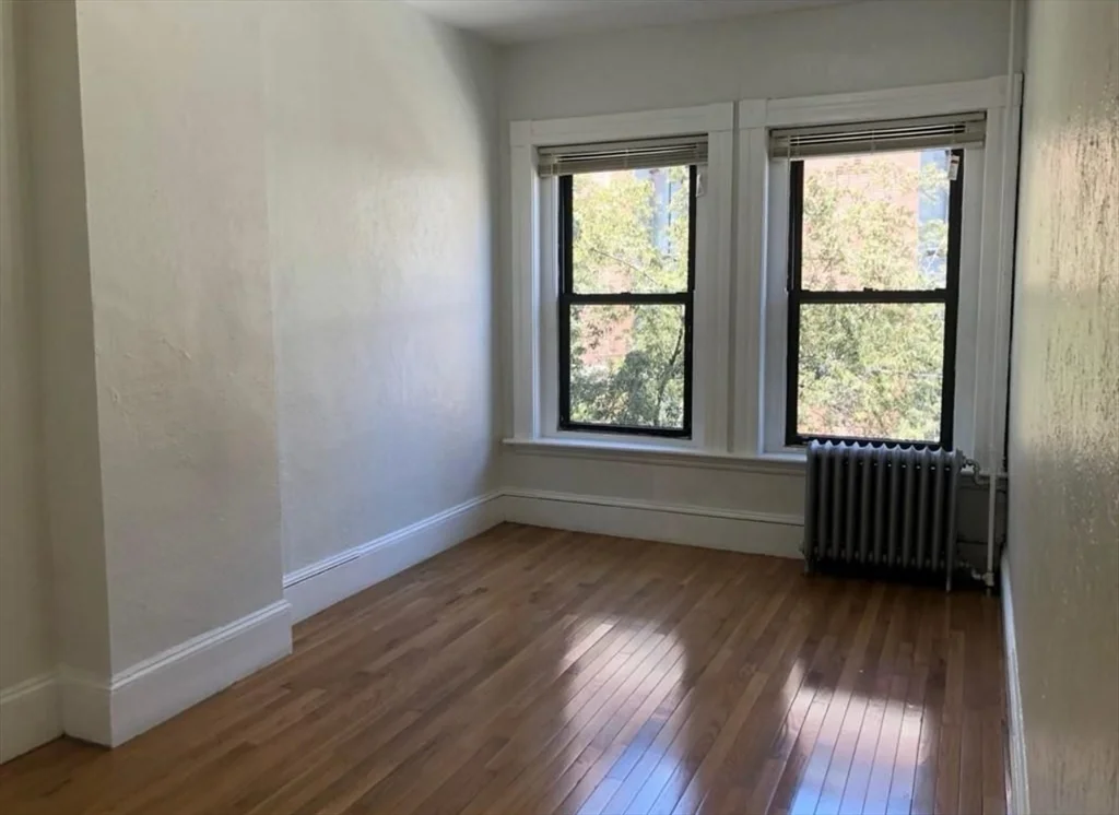 2 bed, 1 bath apartment for rent at 24 Isabella St Unit 2, Back Bay — photo 9 of 12