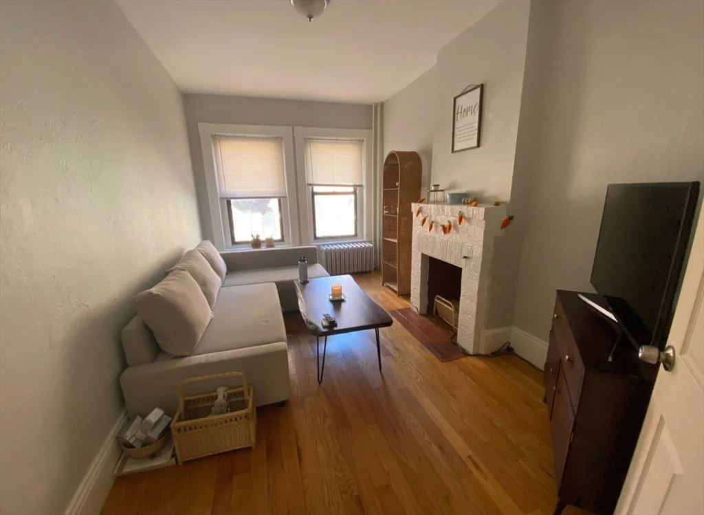 2 bed, 1 bath apartment for rent at 24 Isabella St Unit 2, Back Bay — photo 2 of 12