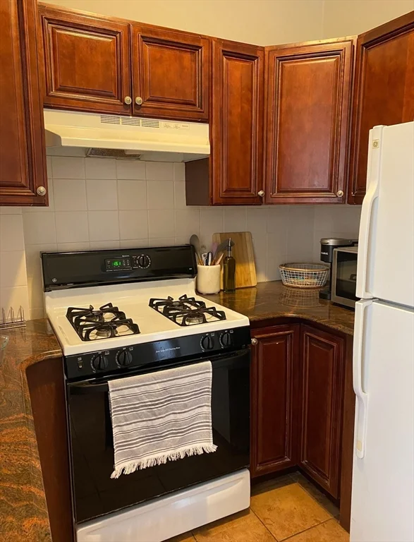 2 bed, 1 bath apartment for rent at 24 Isabella St Unit 2, Back Bay — photo 7 of 12