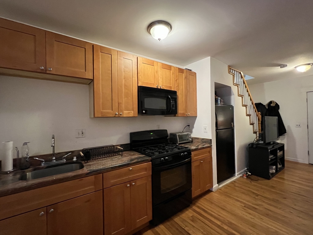 1 bed, 1 bath apartment for rent at 24 Isabella Unit B, Back Bay — photo 3 of 7