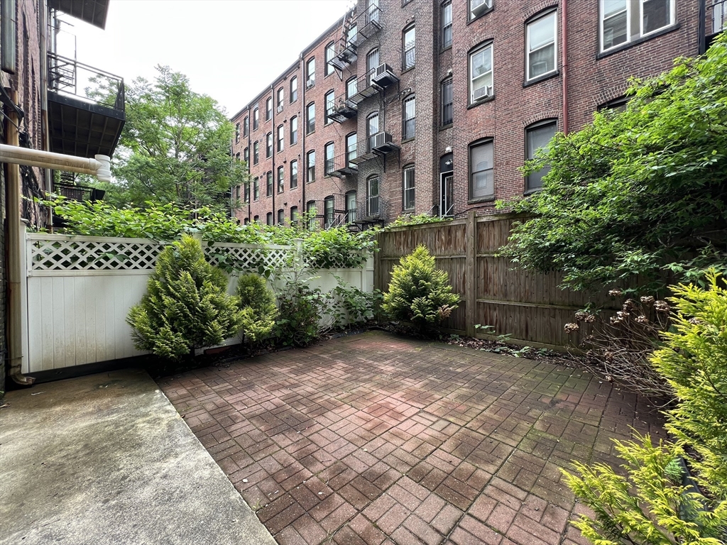 1 bed, 1 bath apartment for rent at 24 Isabella Unit B, Back Bay — photo 6 of 7