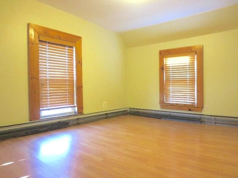 3 bed, 1 bath apartment for rent at 24 Jenkins St, South Boston — photo 6 of 13