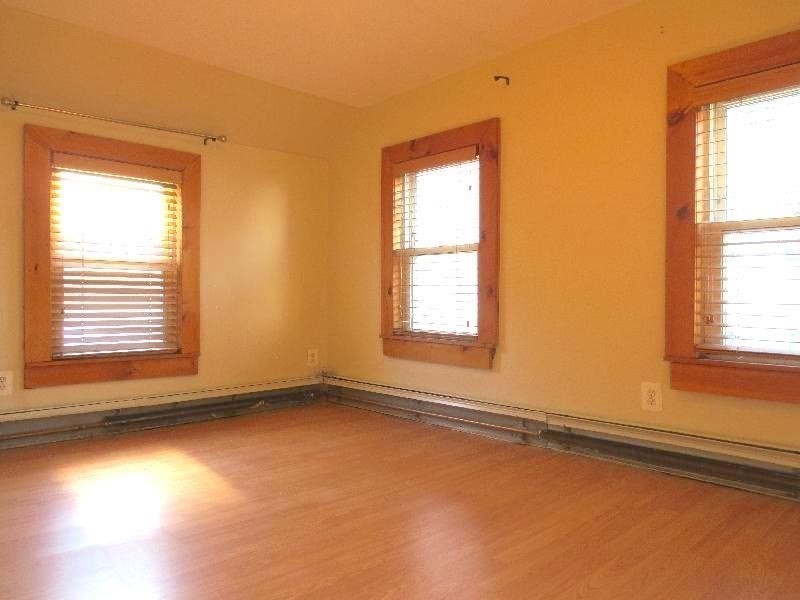 3 bed, 1 bath apartment for rent at 24 Jenkins St, South Boston — photo 7 of 13