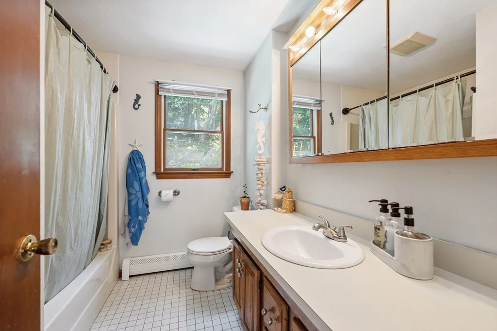 3 bed, 1.5 bath apartment for rent at 24 Johnson St Unit 1, Malden — photo 8 of 13