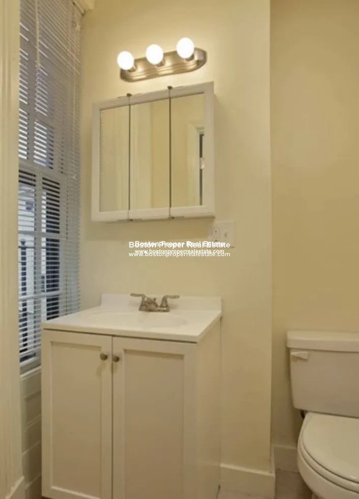 Studio bed, 1 bath apartment for rent at 24 Joy St Unit 6, Beacon Hill — photo 3 of 6
