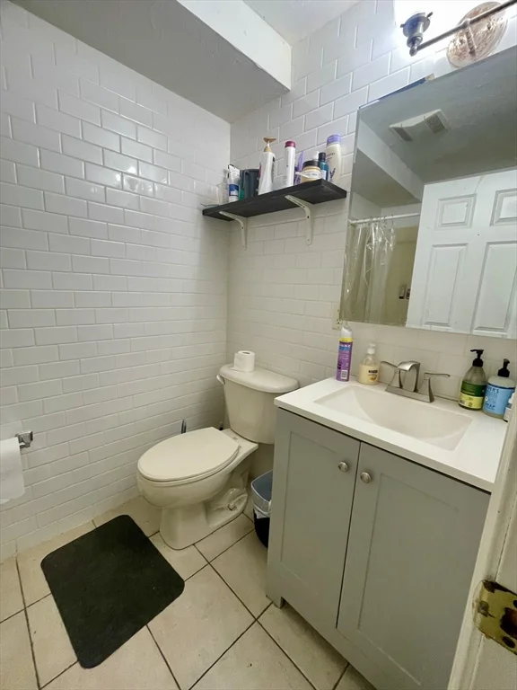 4 bed, 2.5 bath apartment for rent at 24 Lawn St Unit 2, Mission Hill — photo 8 of 20