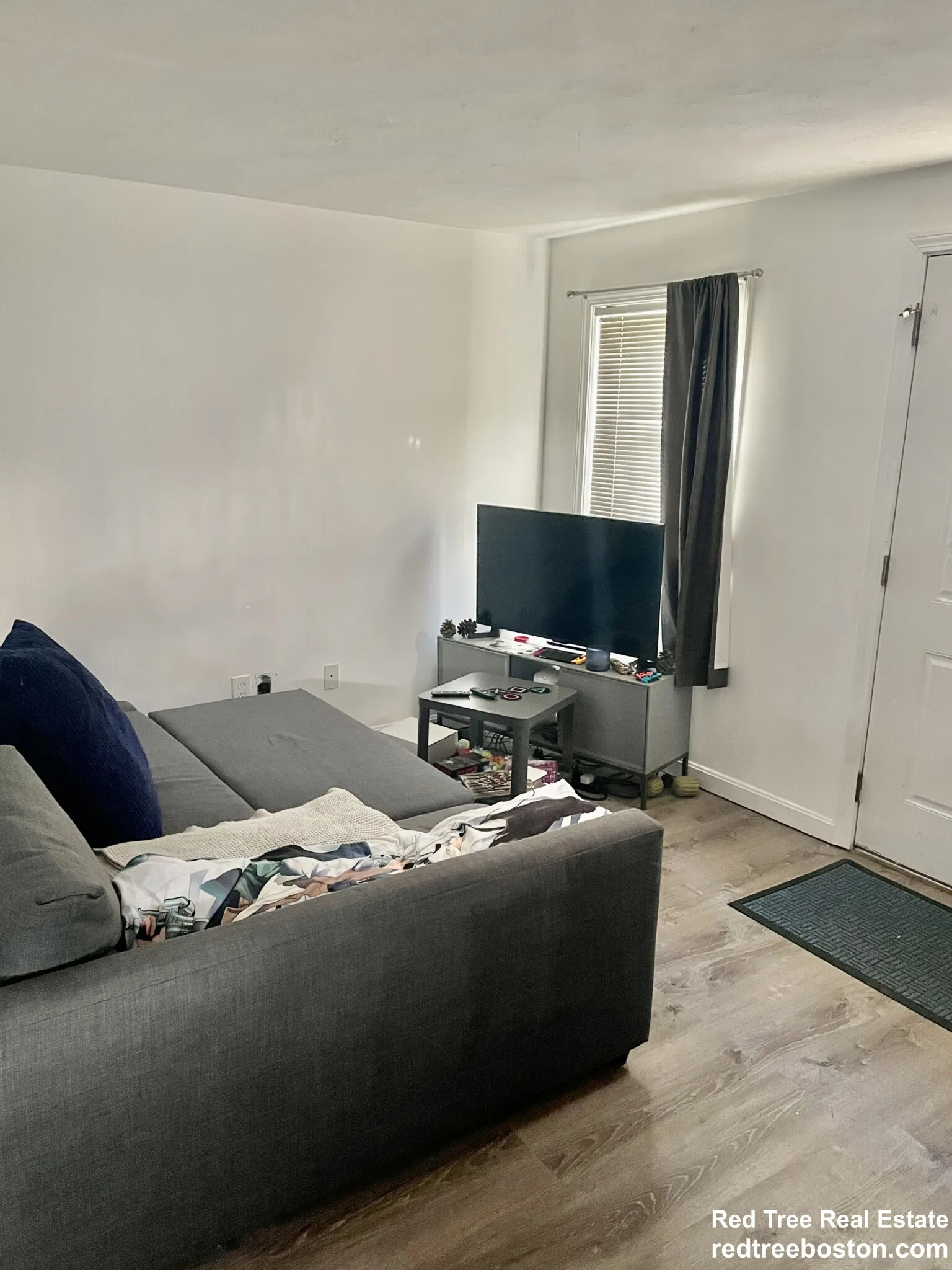 4 bed, 2.5 bath apartment for rent at 24 Lawn St Unit 24-1, Mission Hill — photo 3 of 17