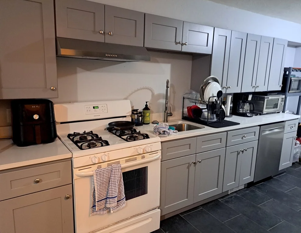 4 bed, 2 bath apartment for rent at 24 Lawn St Unit 3, Mission Hill
