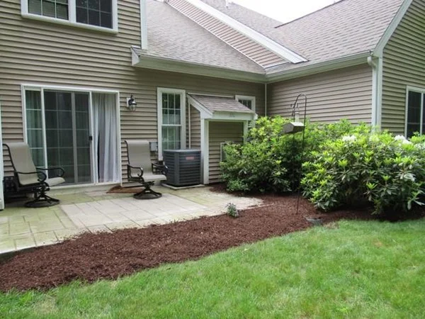 2 bed, 2 bath apartment for rent at 24 Leanne Way Unit 24, Franklin — photo 2 of 18