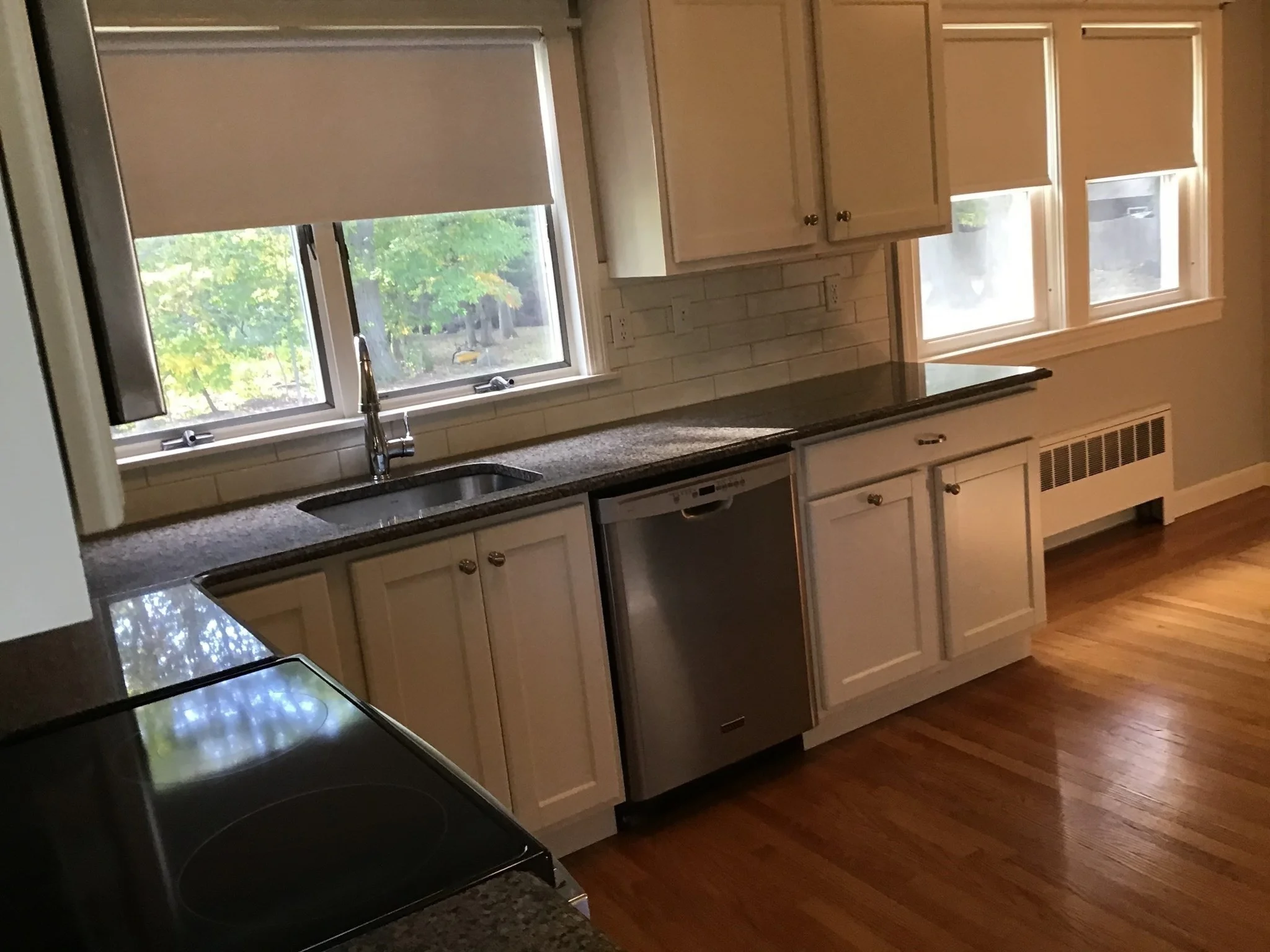 2 bed, 1 bath apartment for rent at 24 Lewis Rd, Adamsdale — photo 4 of 10