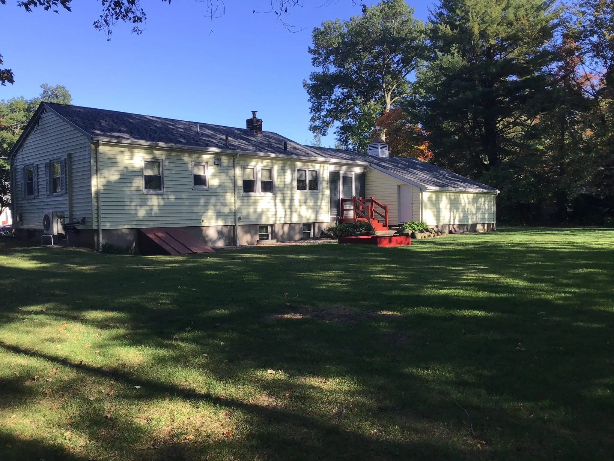 2 bed, 1 bath apartment for rent at 24 Lewis Rd, Adamsdale — photo 2 of 10
