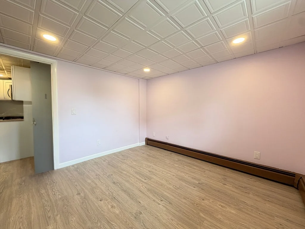 1 bed, 1 bath apartment for rent at 24 Lewis St Unit 1, North Providence — photo 6 of 10