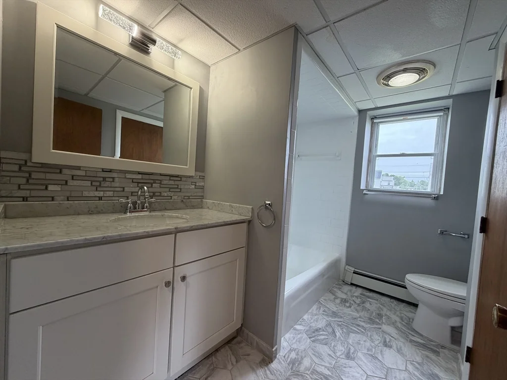 1 bed, 1 bath apartment for rent at 24 Lewis St Unit 1, North Providence — photo 7 of 10